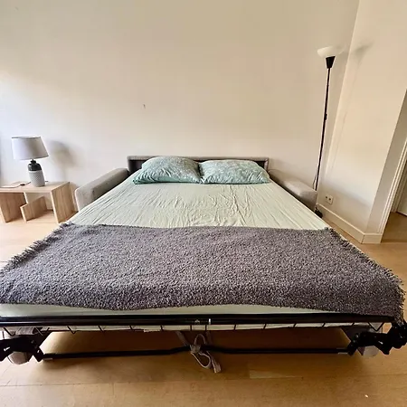Apartment Motte Picquet Violet Paris