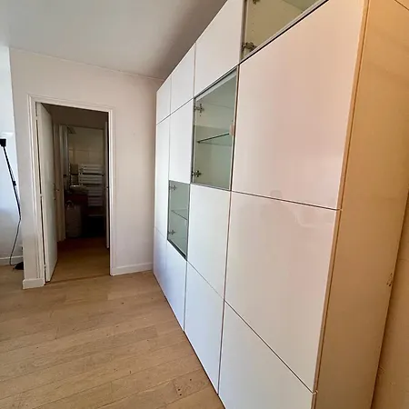Motte Picquet Violet Apartment