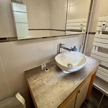 Motte Picquet Violet Apartment *