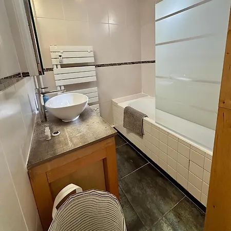 Motte Picquet Violet Apartment *