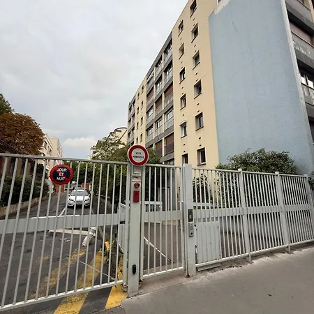 Apartment Motte Picquet Violet